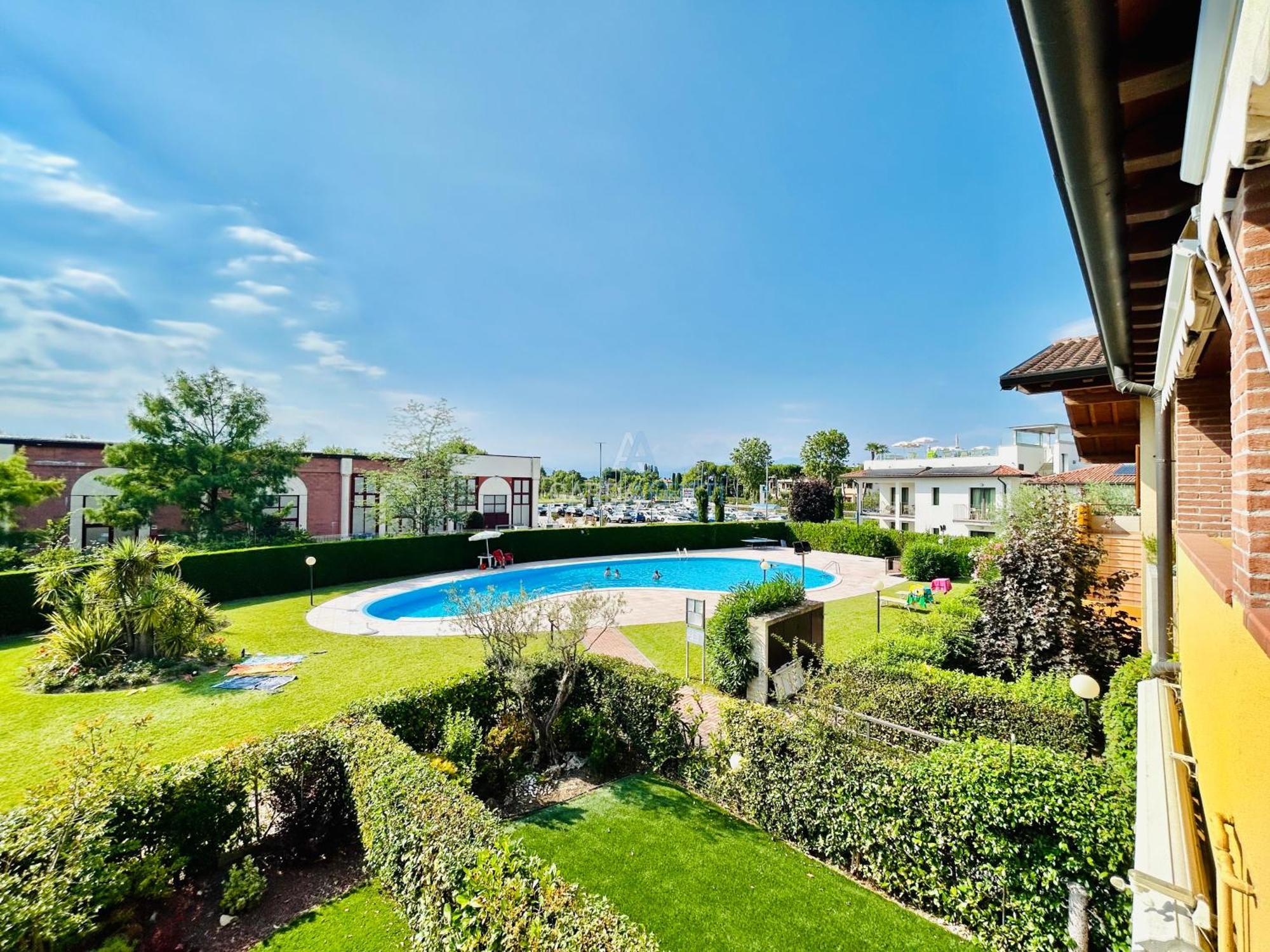 Artemide Apartment - A Soli 150M Dal Lago Di Garda Sirmione Extérieur photo