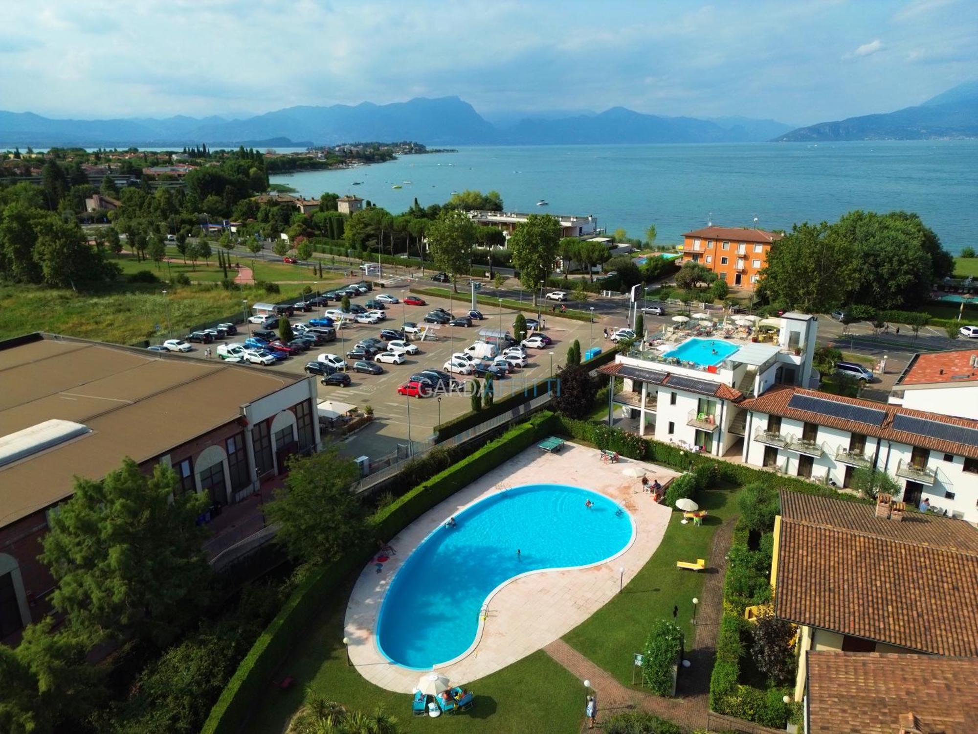 Artemide Apartment - A Soli 150M Dal Lago Di Garda Sirmione Extérieur photo